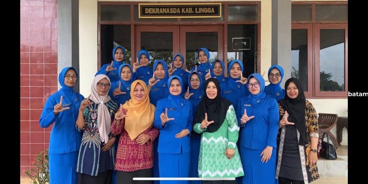 Promosi Kerajinan Daerah oleh Dekranasda Lingga melalui Kunjungan Jalasenastri