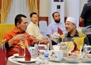 Menjamu Menteri Besar Kelantan dalam Jamuan Makan Malam Gubkepri