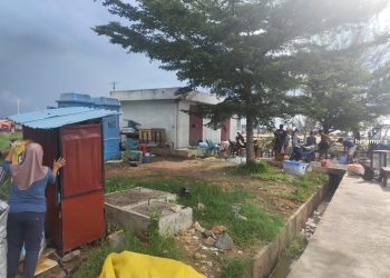 Stand Pedagang di Pinang Rusak Akibat Hantaman Angin Kencang