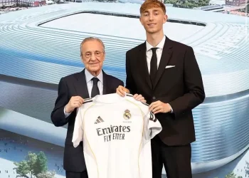 Real Madrid Perkenalkan Dean Huijsen di Valdebebas sebagai Pemain Baru