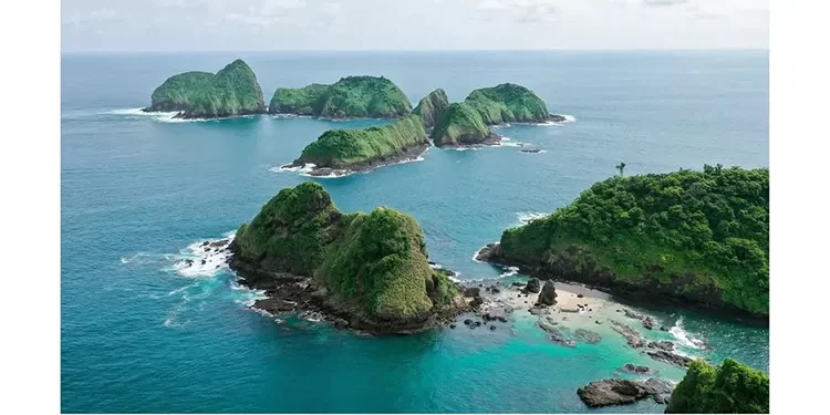 6 Kebijakan Pemerintah yang Kontroversial Tambang Nikel Raja Ampat dan 4 Pulau di Aceh
