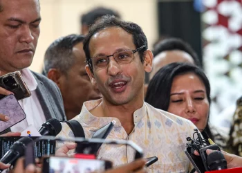 Nadiem Makarim Dilarang Bepergian ke Luar Negeri Selama 6 Bulan