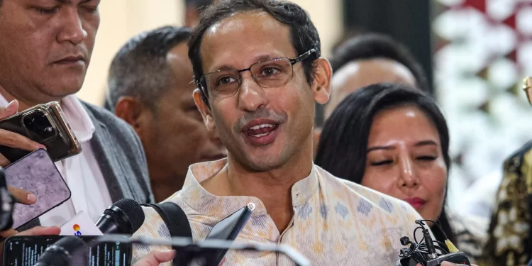 Nadiem Makarim Dilarang Bepergian ke Luar Negeri Selama 6 Bulan