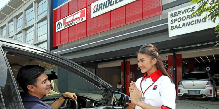 Libur Sekolah Hati-Hati di Jalan Cek Ban Sebelum Road Trip yang Penting