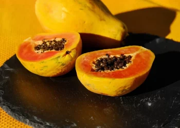 11 Manfaat Pepaya untuk Kesehatan dan Pencernaan serta Pengurangan Stres