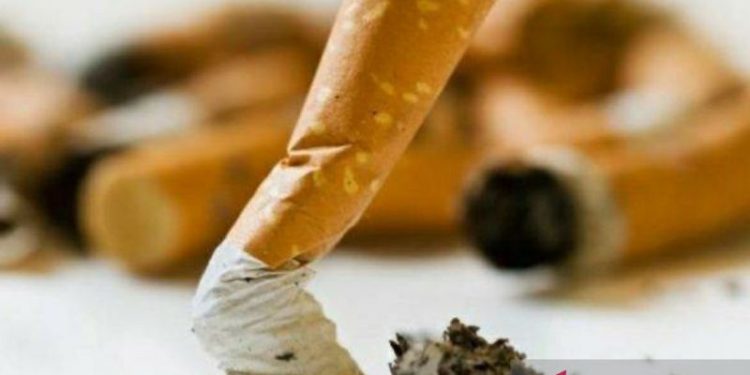 Keluarga Indonesia Lebih Memilih Membeli Rokok Dibanding Kebutuhan Pokok