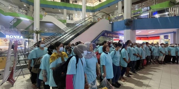 100 WNI Dipulangkan Kembali dari Malaysia