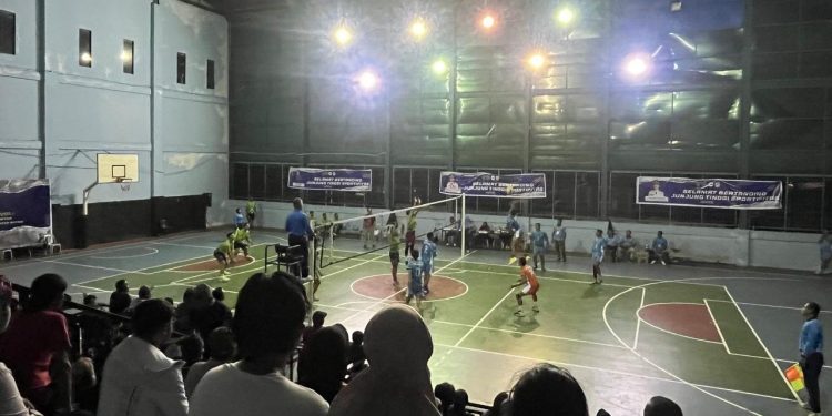 Perebutan Posisi Ketiga Turnamen Voli Wali Kota Batam 2025 Sangat Ketat