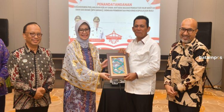 Pengawasan Penyaluran BBM Diperkuat, Gubernur Teken MoU dengan BPH Migas di Kepri