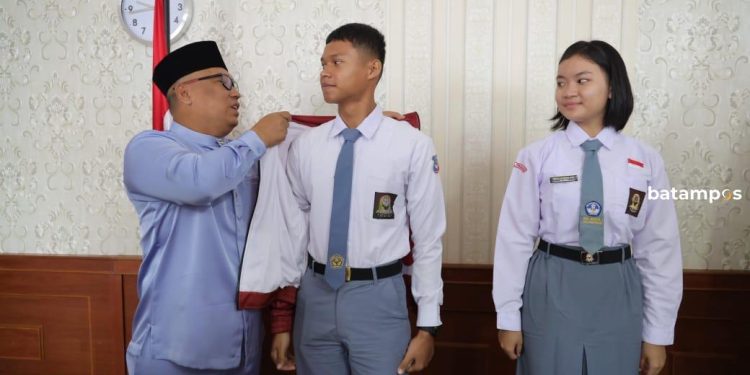 Wagub Nyanyang Lepas Dua Calon Paskibraka Nasional 2025 dari Kepulauan Riau