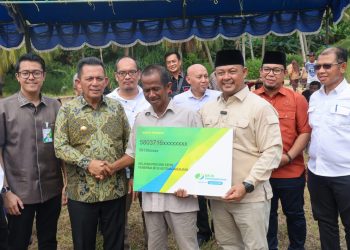 Gubernur dan Ketua DPRD Kepri Kunjungi Pulau Kasu Salurkan Bantuan untuk 414 Nelayan Tradisional