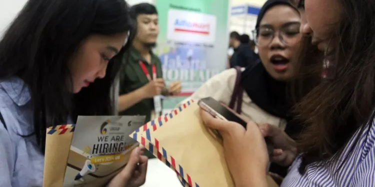 Krisis Lapangan Pekerjaan di Indonesia Menjadi Sorotan Media Asing