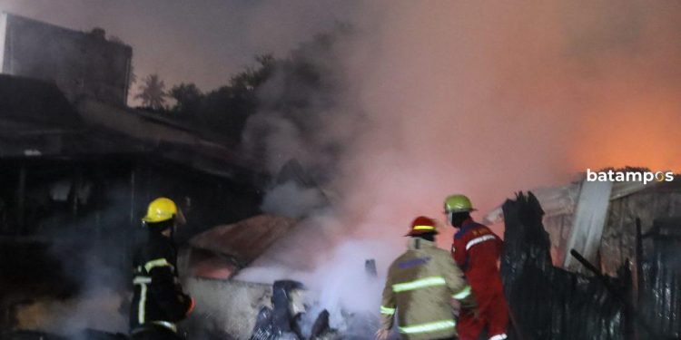 Penyebab Kebakaran Ruli Baloi Blok II Akibat Korsleting Listrik