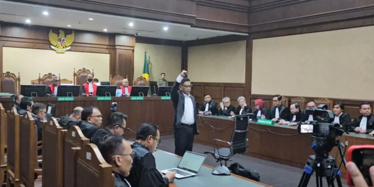 Hasto Kristiyanto Dijatuhi Hukuman 3 Tahun 6 Bulan Penjara karena Terlibat Suap PAW Harun Masiku