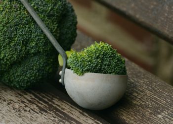 7 Jenis Sayuran yang Lebih Sehat Jika Dihidangkan Mentah