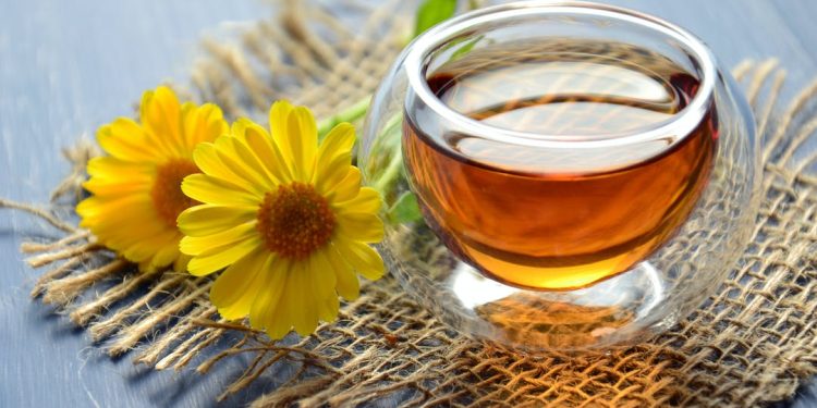 Kaya Antioksidan, 7 Manfaat Teh Chamomile untuk Kesehatan