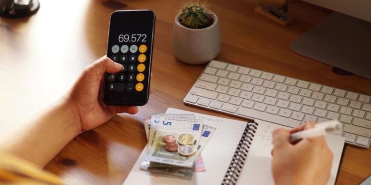 5 Kebiasaan Kecil Kelas Menengah Bawah yang Menghalangi Kesuksesan Finansial