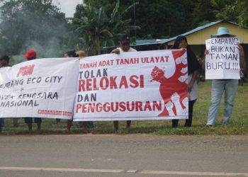 Warga Sembulang Menolak Kebijakan Transmigrasi di Daerah Mereka