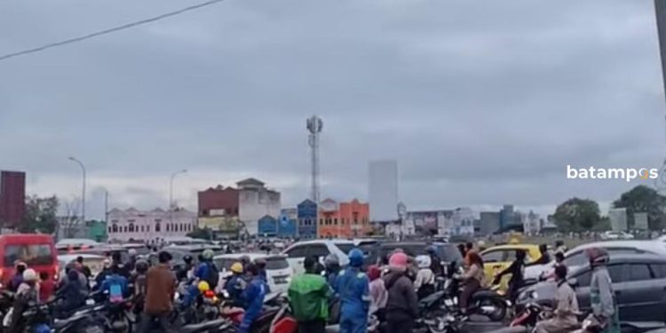 Warga Usul Penempatan Polisi, Dishub Pasang Rambu Peringatan di Bundaran