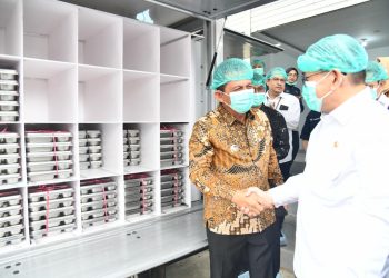 Gubernur Dampingi Mendag Tinjau Siswa Penerima Manfaat MBG di Batam