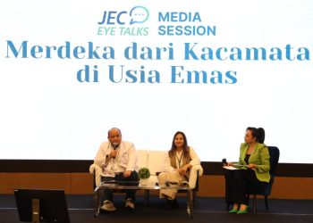 Bebas Kacamata di Usia Emas dengan Prosedur RLE untuk Produktivitas dan Kualitas Hidup Presbiopia