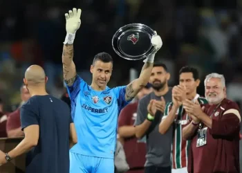 Fabio Jadi Pemain dengan Laga Terbanyak di Dunia