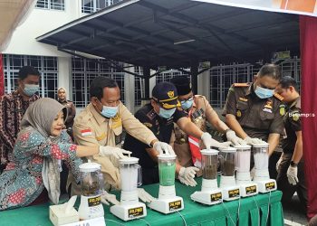 Kejari Tanjungpinang Musnahkan Narkotika dan HP Hasil Kejahatan