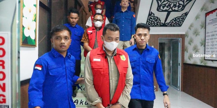 Kejari Bintan Tahan 4 Tersangka Korupsi PNBP Kapal Rig Setia