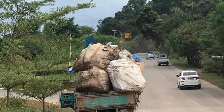 Truk ODOL di Batam Mengganggu Pengguna Jalan dan Membuat Warga Resah