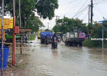 Hujan Deras Guyur Seluruh Kecamatan di Batam Warga Diimbau Waspada Banjir dan Angin Kencang
