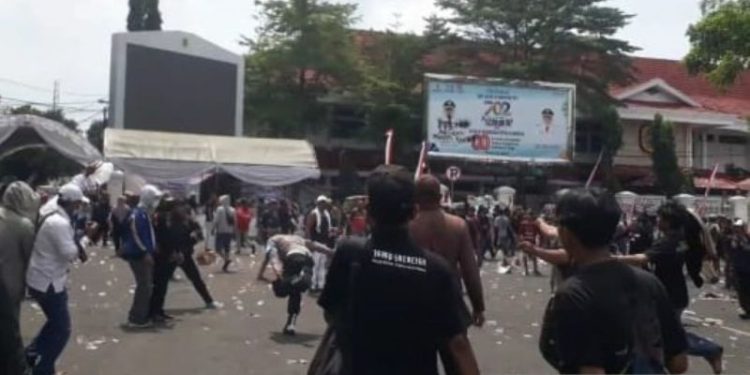 64 Korban Luka dalam Unjuk Rasa