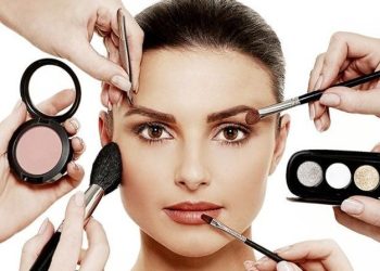 7 Cara Membuat Riasan Tahan Lama Tanpa Perlu Touch-Up Berulang