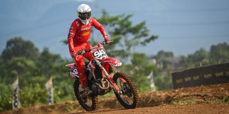 Pebalap Astra Honda Catat Sejarah Gemilang, Raih Runner-Up RBRC 2025 Olahraga