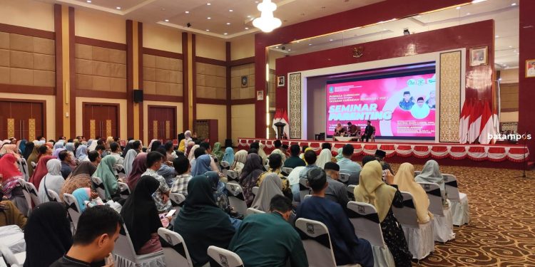 Bentuk Keluarga Bahagia Seminar Parenting dan Pranikah Diikuti 560 Orang