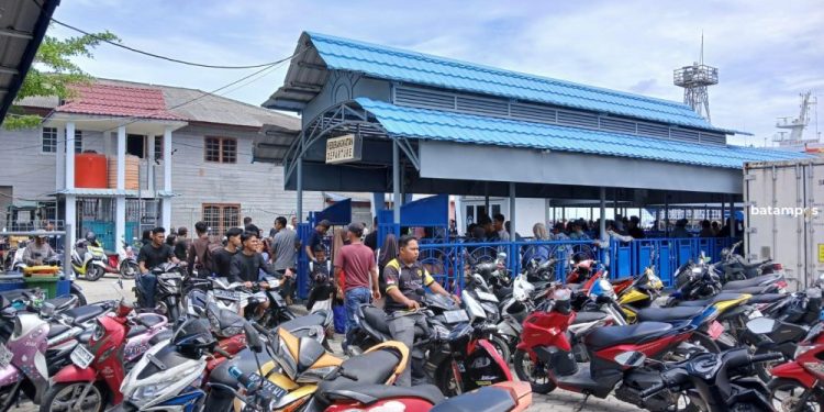 Parkir Semrawut di Pelabuhan Tarempa Ganggu Penumpang, Dishub Berjanji Tertibkan