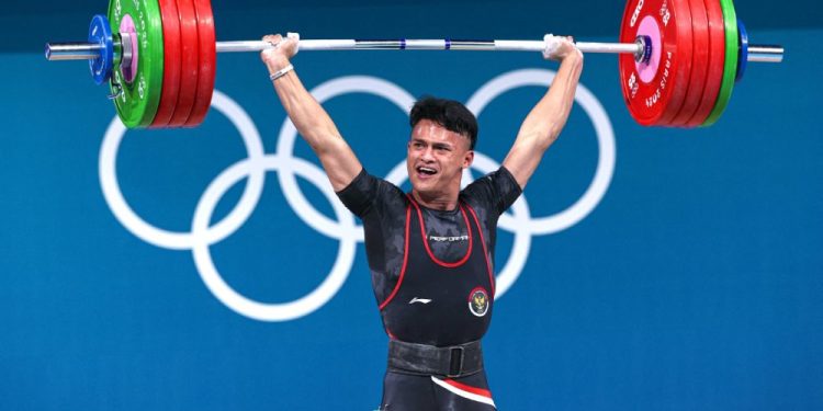 Rizki Juniansyah Pecahkan Rekor Dunia IWF 2025 dan Raih 2 Emas di Olahraga
