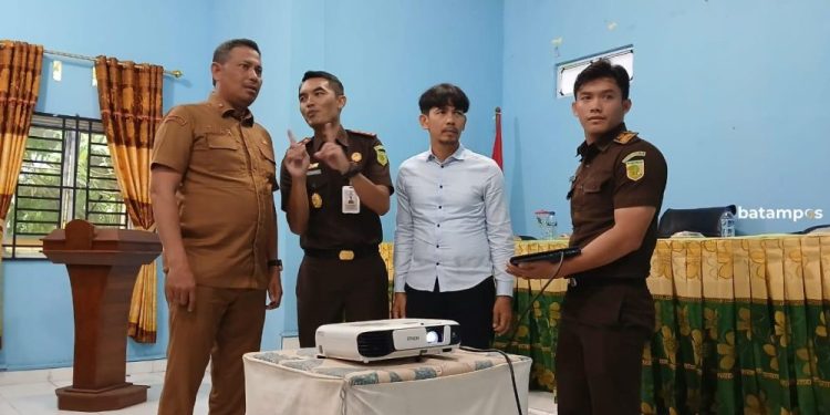 Kejari Anambas Ajak Warga Diskusikan Masalah Hukum di Rumah Restorative Justice