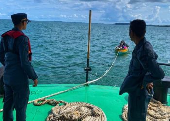 Dua Nelayan Batam Terombang-Ambing Dua Jam di Selat Riau Karena Kehabisan BBM