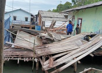 Angin Kencang Selama Empat Hari Menghancurkan 11 Rumah Warga di Bintan