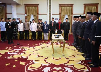 Lantik Komisioner KPID Kepri 2025–2028, Wagub Nyanyang Tegaskan Kedaulatan Informasi dan Konten Lokal