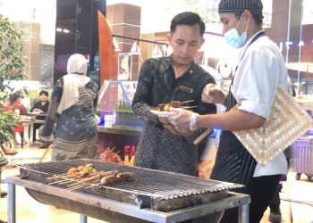 Sensasi Kuliner Angkringan di Teras Hotel Swiss-Belhotel Harbour Bay