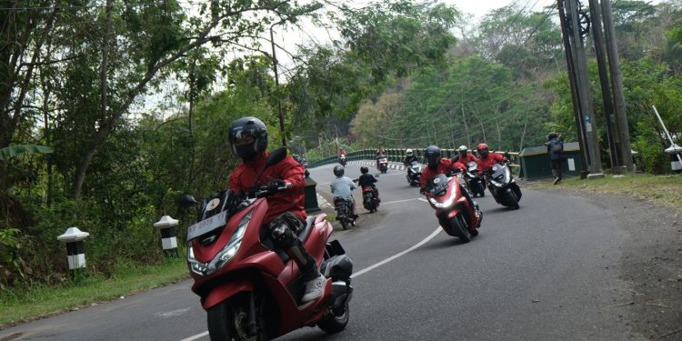 Bikers Kepri Gas ke Garut Meriahkan Puncak Honda Bikers Day 2025