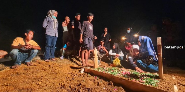 Nelayan Bintan Timur Diduga Dibunuh dan Amizan Dimakamkan di TPU Kijang