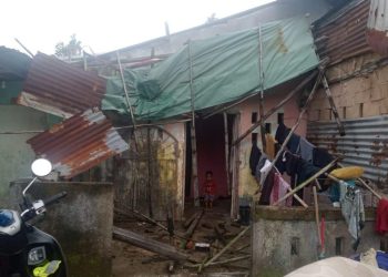 Video Rumah Lansia di Bintan Timur Rusak Akibat Angin Kencang