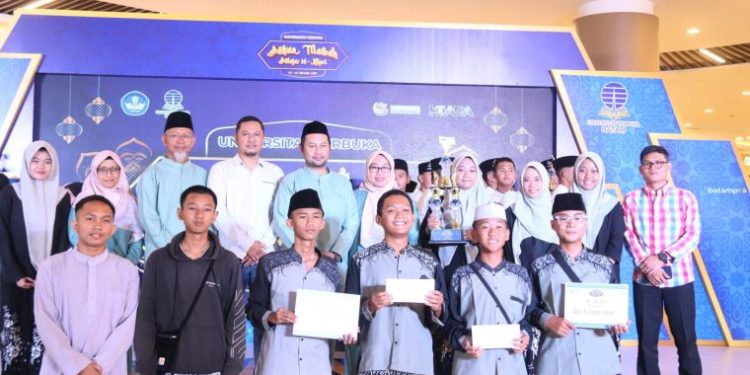Pelajar Ponpes Al Amin dan SMKN 1 Batam Raih Juara Umum Tilawah Pelajar se-Kepri