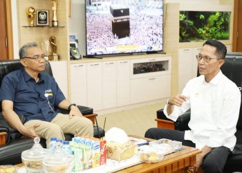 Perum Bulog Ditekankan Wali Kota Amsakar untuk Stabilitas Harga dan Pangan Menjelang Nataru
