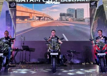 Honda ADV160 Tampil Gagah dan Canggih dengan Teknologi RoadSync di Batam