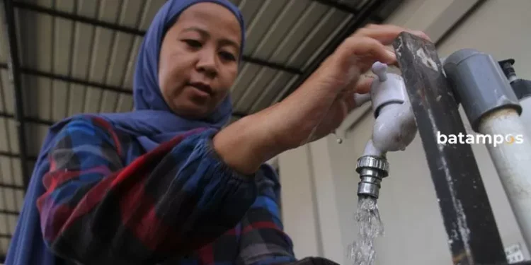 Pemeriksaan dan Flushing Air Keruh Dua Bulan untuk Pelanggan di Perumahan KDA