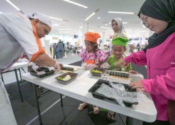 Junior Chef Batam, Momen Seru Masak dan Mewarnai Ibu-Anak