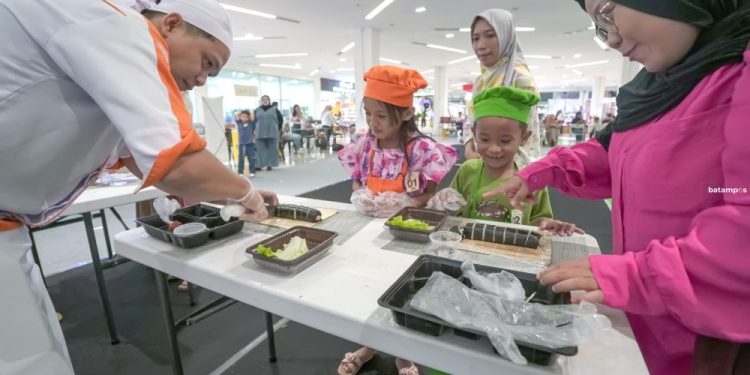Junior Chef Batam, Momen Seru Masak dan Mewarnai Ibu-Anak
